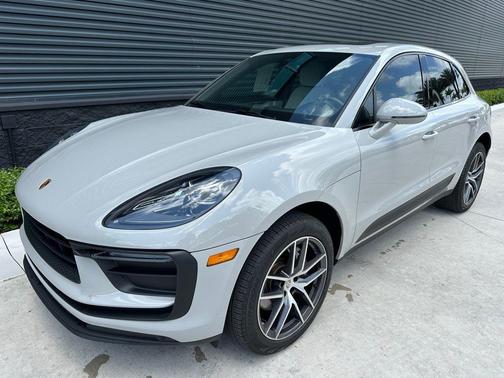 2022 Porsche Macan Base