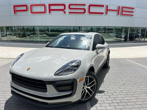 2022 Porsche Macan Base