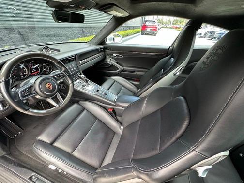 GT Silver Metallic 2019 Porsche 911 Turbo