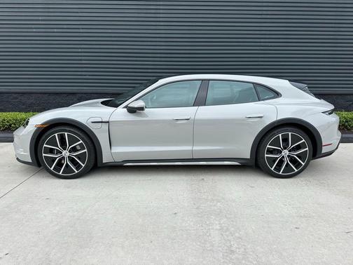 2025 Porsche Taycan 4