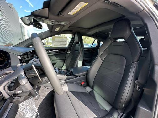 2025 Porsche Panamera E-Hybrid 4