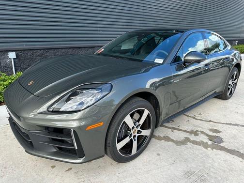2025 Porsche Panamera E-Hybrid 4