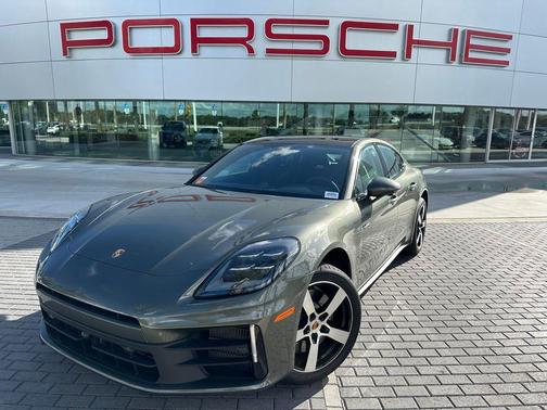 2025 Porsche Panamera E-Hybrid 4
