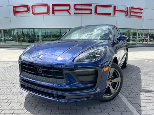 Gentian Blue Metallic 2026 Porsche Macan T