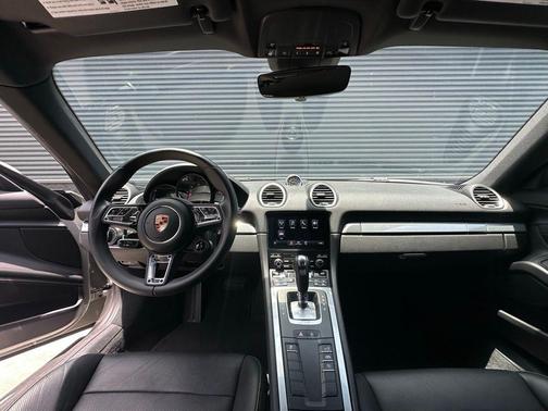 Chalk 2025 Porsche 718 Cayman