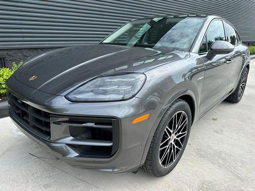 2026 Porsche Cayenne Base