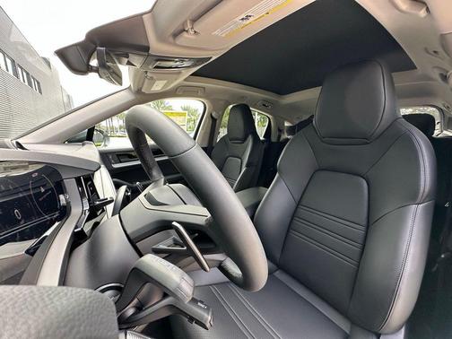 2026 Porsche Cayenne Base