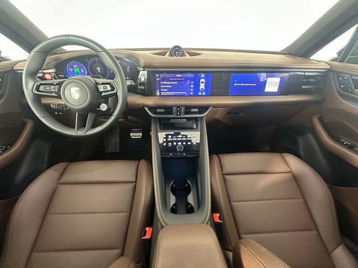 Oak Green Metallic 2026 Porsche Macan 4S