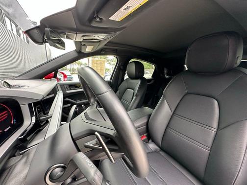 2024 Porsche Cayenne AWD