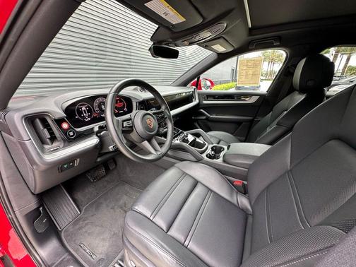 2024 Porsche Cayenne AWD