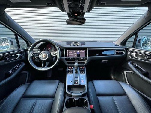 2022 Porsche Macan Base