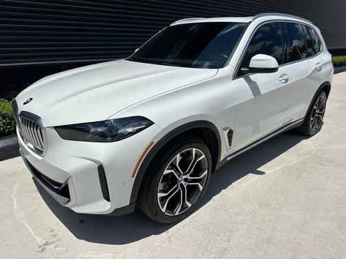 Alpine White 2024 BMW X5 sDrive40i