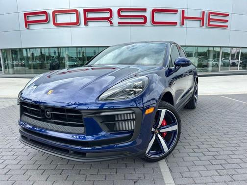Gentian Blue Metallic 2026 Porsche Macan S