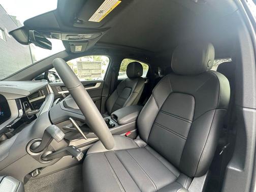 2025 Porsche Cayenne AWD