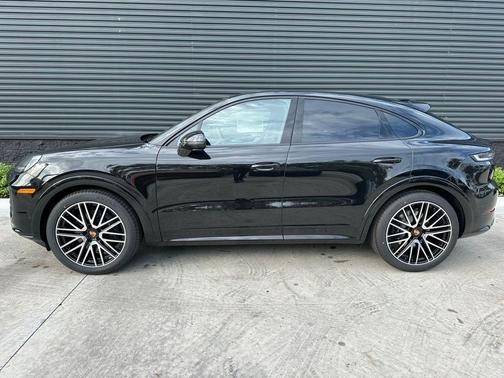 2025 Porsche Cayenne AWD