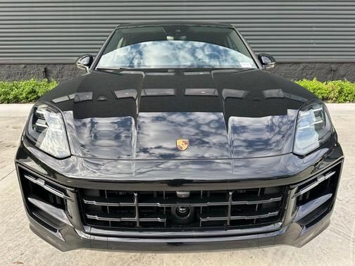 2025 Porsche Cayenne AWD