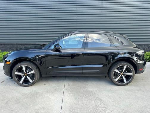 2025 Porsche Macan
