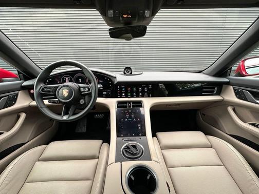 2025 Porsche Taycan 4