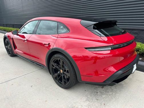 2025 Porsche Taycan 4