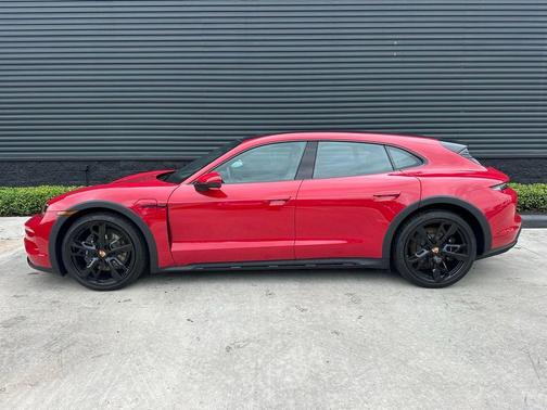 2025 Porsche Taycan 4