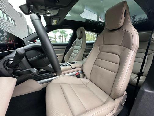 2025 Porsche Taycan 4