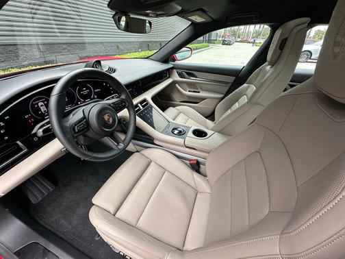 2025 Porsche Taycan 4