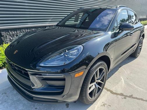 2025 Porsche Macan T