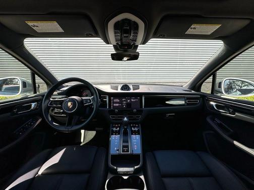 2022 Porsche Macan S