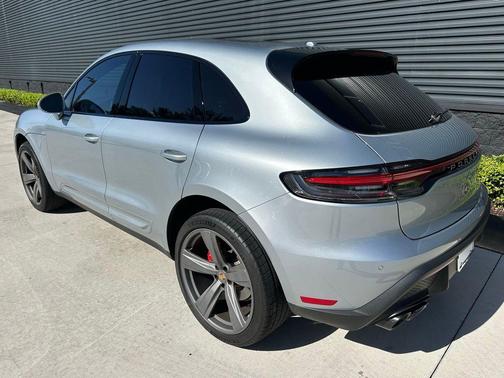 2022 Porsche Macan S