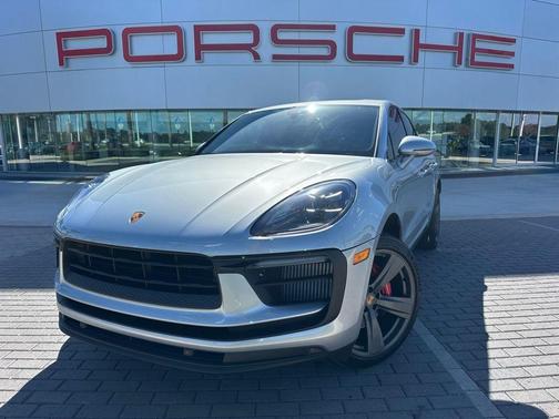 2022 Porsche Macan S