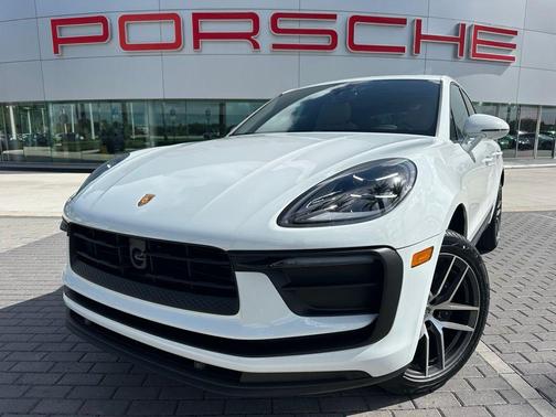 2026 Porsche Macan Base