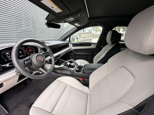 2026 Porsche Cayenne AWD