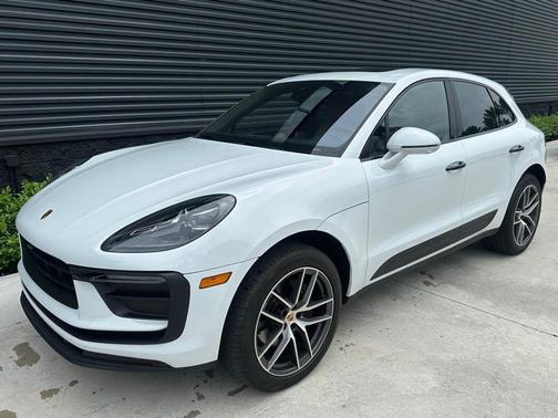 2022 Porsche Macan Base