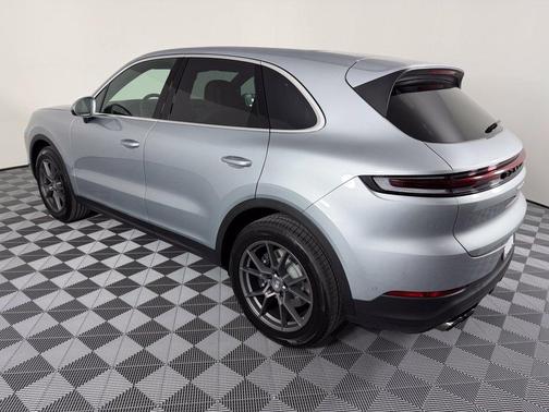 Dolomite Silver Metallic 2026 Porsche Cayenne Base