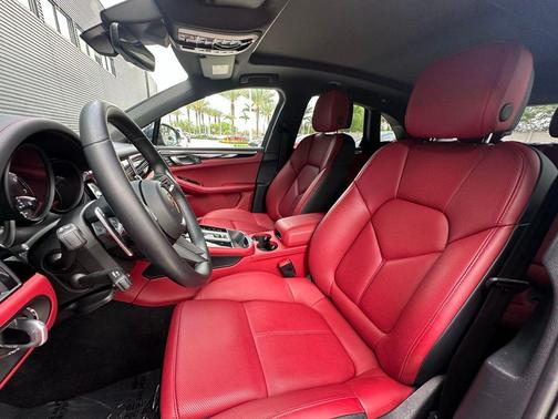 Gray Metallic 2024 Porsche Macan