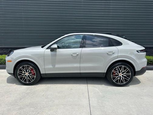 Chalk 2026 Porsche Cayenne S Coupe AWD