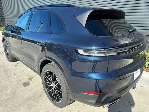 2025 Porsche Cayenne Base