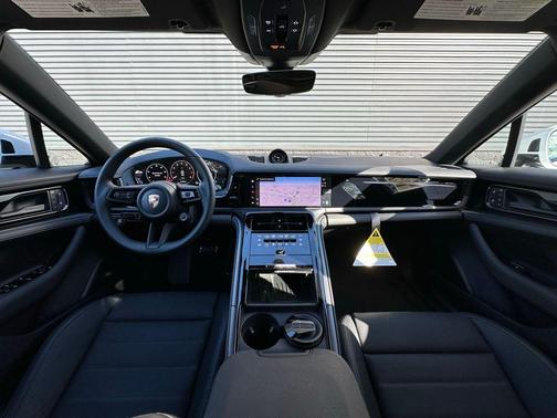 2026 Porsche Panamera 4