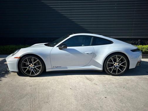 Ice Grey Metallic 2025 Porsche 911 Carrera GTS
