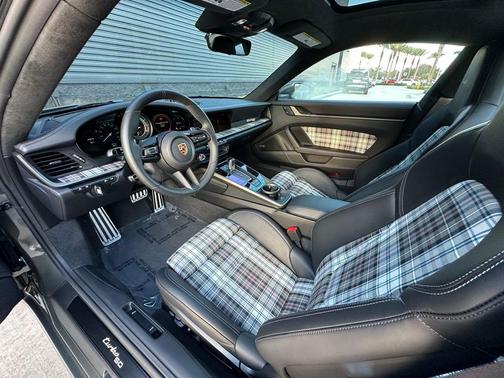 2025 Porsche 911 Turbo S