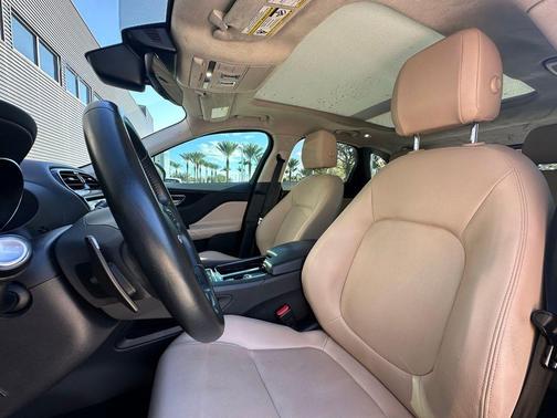 2020 Jaguar F-PACE 25t Premium