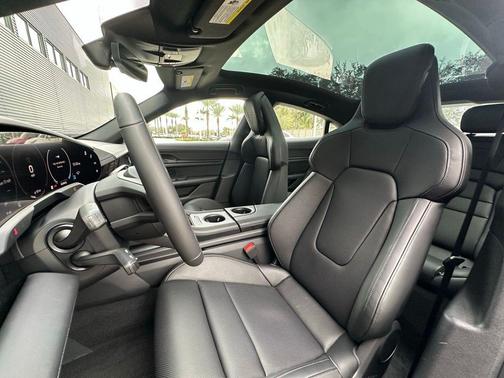 2026 Porsche Taycan 4S