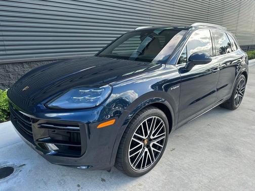 2024 Porsche Cayenne E-Hybrid Turbo