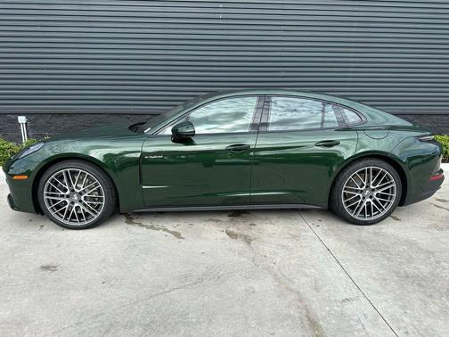 2025 Porsche Panamera E-Hybrid 4