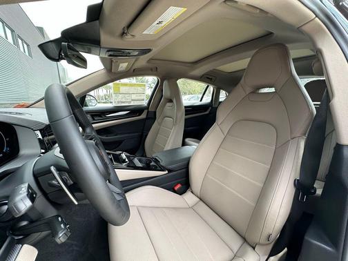 2025 Porsche Panamera E-Hybrid 4