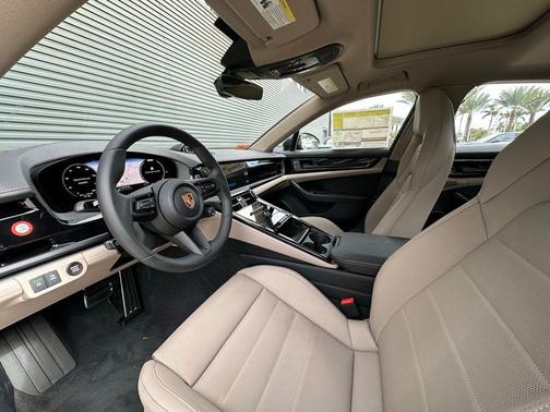 2025 Porsche Panamera E-Hybrid 4