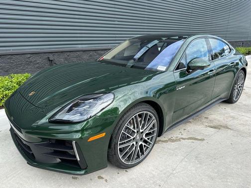 2025 Porsche Panamera 4