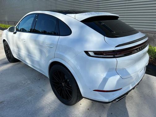 2026 Porsche Cayenne AWD