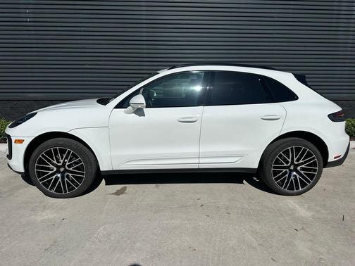 2025 Porsche Macan T