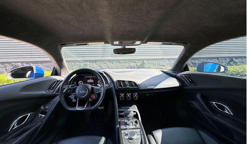 Ara Blue Crystal Effect 2023 Audi R8 5.2 V10 performance